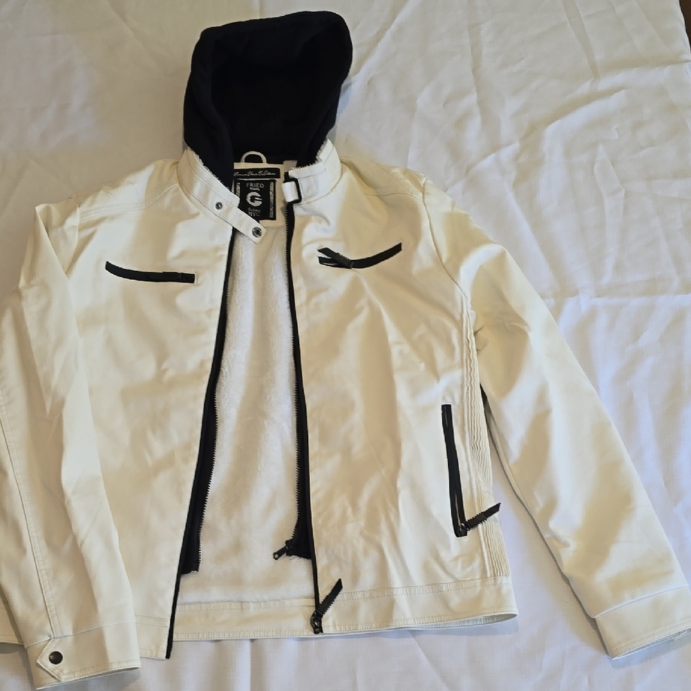 White Lightweight Jacket with Full-Length Zipper and Standing Collar